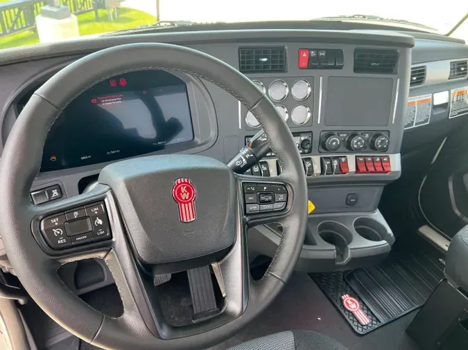 2026 Kenworth T8800df9f8b1b690a0dc336ac8cfead423b1