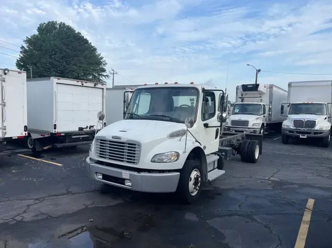2020 FREIGHTLINER M2 106