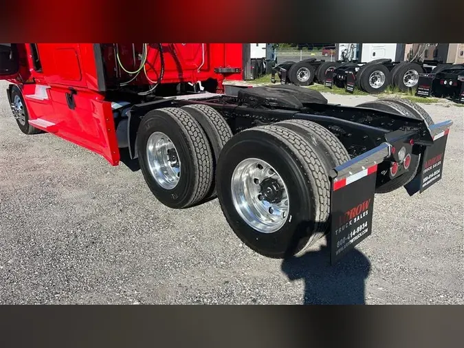 2022 FREIGHTLINER CA126