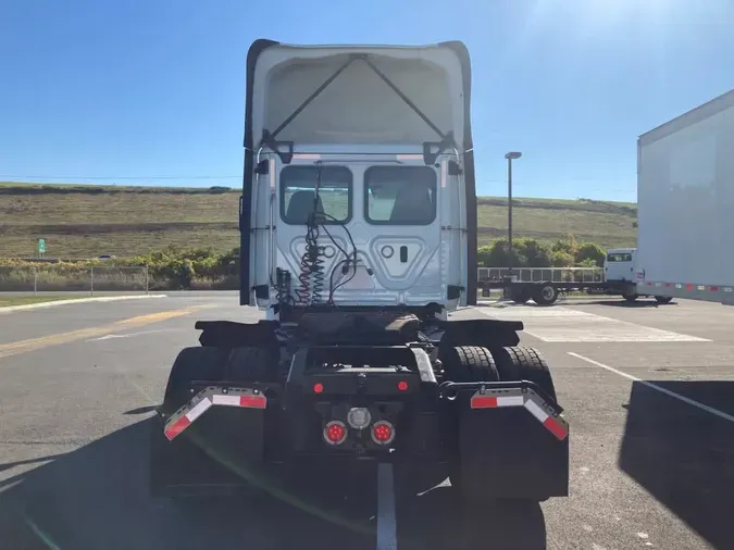 2019 FREIGHTLINER/MERCEDES NEW CASCADIA 126
