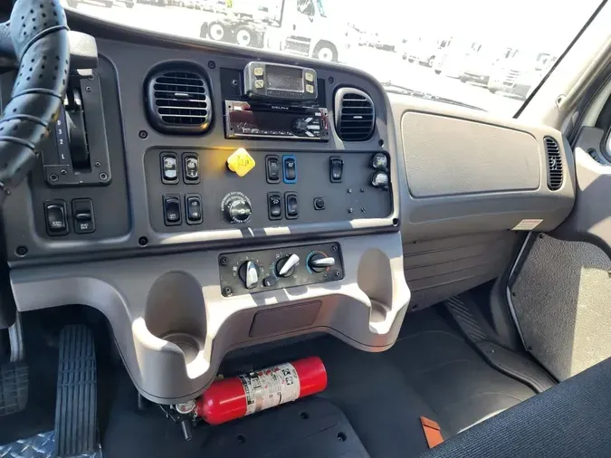 2019 FREIGHTLINER/MERCEDES M2 106