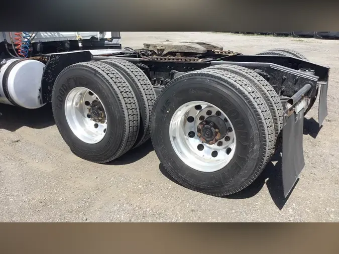 2020 Freightliner Cascadia 126