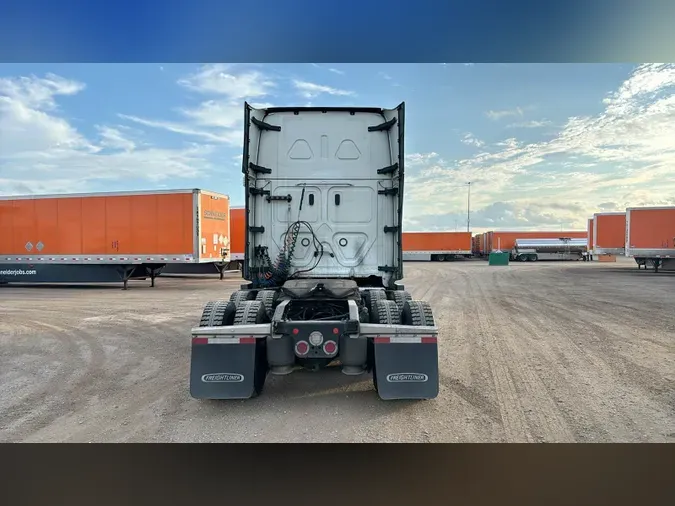 2021 Freightliner Cascadia