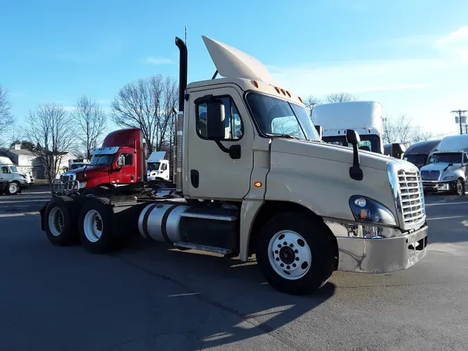 2017 FREIGHTLINER/MERCEDES CASCADIA 125