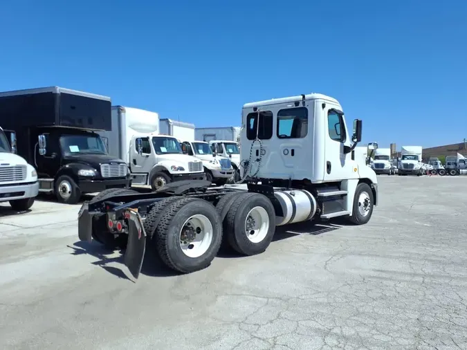 2018 FREIGHTLINER/MERCEDES CASCADIA 125