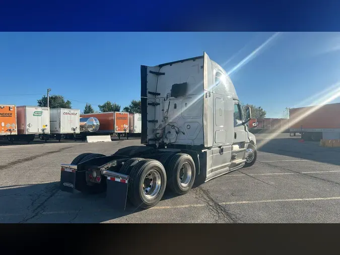2022 Freightliner Cascadia 126