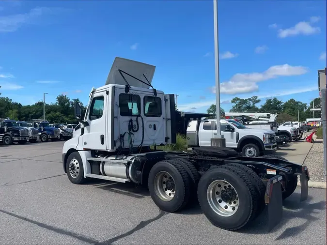 2021 Freightliner Cascadia0e0a667531c082a2a74ad9d10a0e34a0