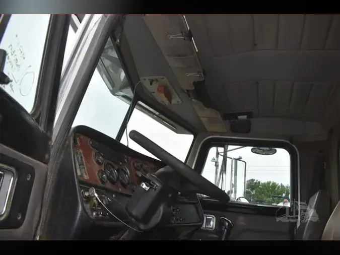 2005 PETERBILT 357