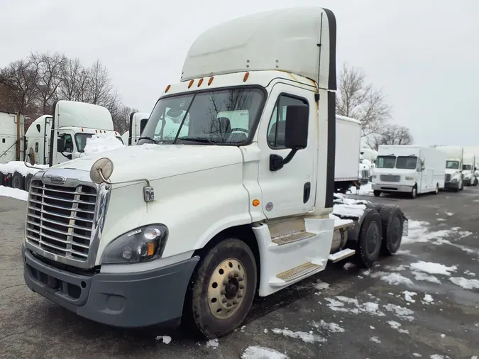 2020 FREIGHTLINER/MERCEDES CASCADIA 1250e0c37702694a2753a14118457fed0fd