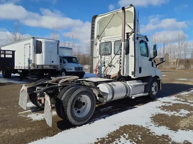 2019 FREIGHTLINER/MERCEDES NEW CASCADIA 116