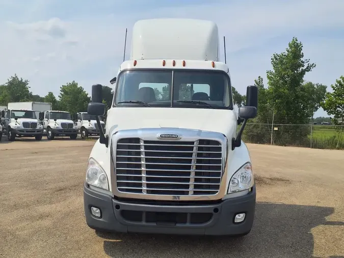2019 FREIGHTLINER CASCADIA 113