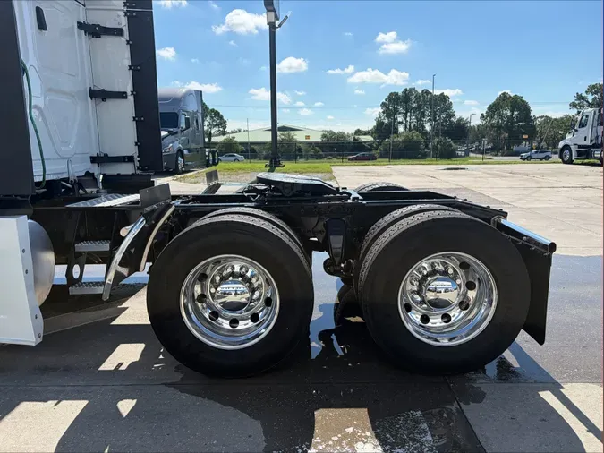 2024 Freightliner Cascadia 1260e10b486de1a0c4cd3c09513b606368e