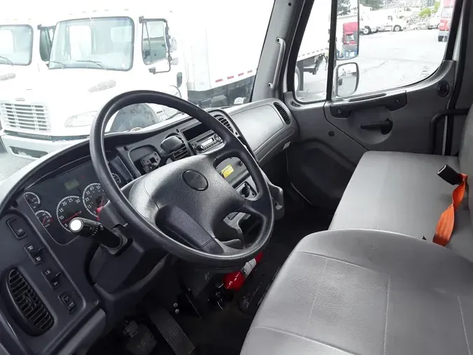 2014 FREIGHTLINER M2 106