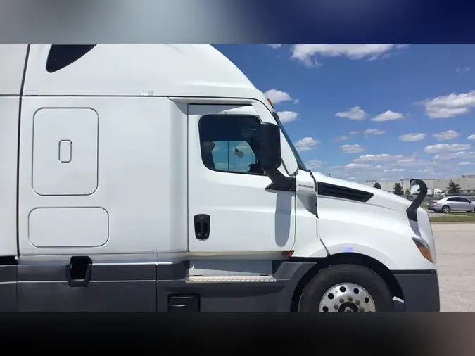 2023 Freightliner Cascadia 126