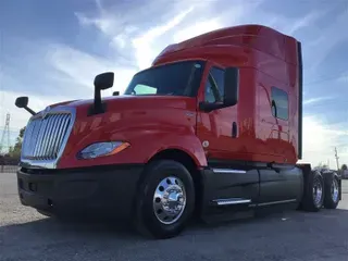 2018 INTERNATIONAL LT