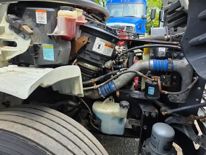 2019 FREIGHTLINER M2 106