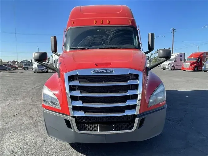 2021 FREIGHTLINER CA126