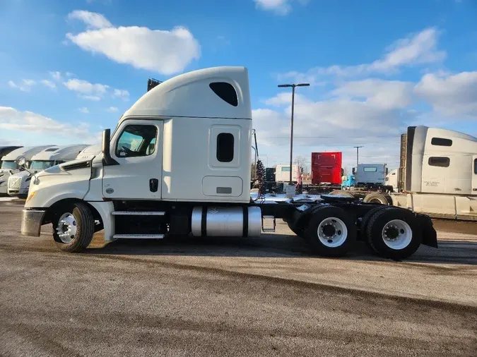 2019 FREIGHTLINER Cascadia 126