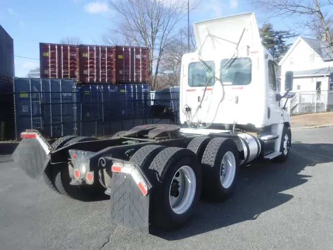 2018 FREIGHTLINER/MERCEDES CASCADIA 125