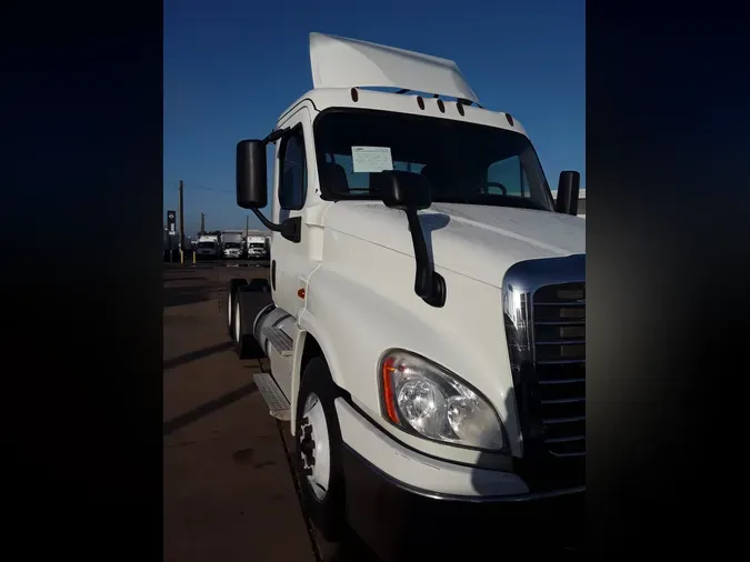 2019 FREIGHTLINER/MERCEDES CASCADIA 125