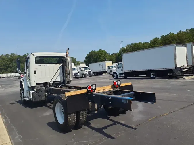 2022 FREIGHTLINER/MERCEDES M2 106
