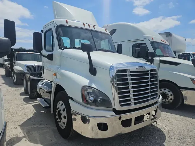 2019 FREIGHTLINER/MERCEDES CASCADIA 125