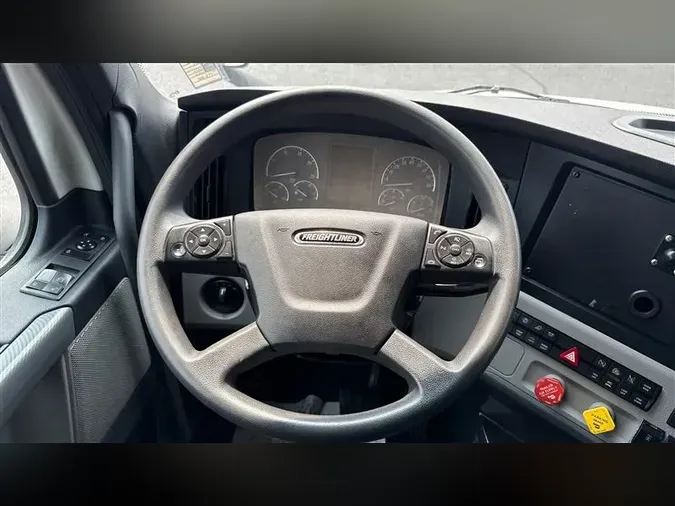 2021 FREIGHTLINER CA116