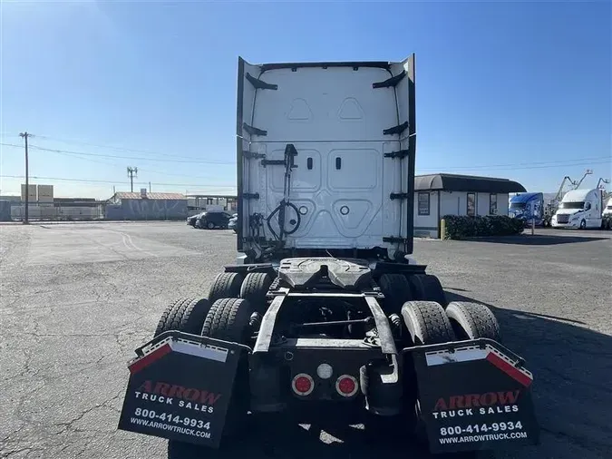 2020 FREIGHTLINER CA126