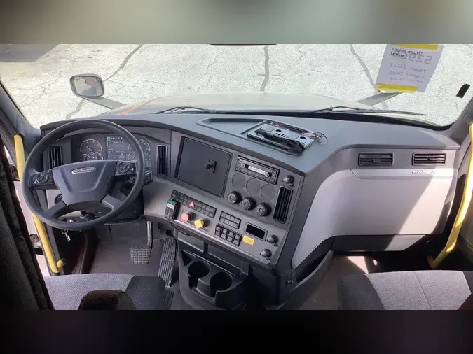 2022 Freightliner Cascadia 1260e33d34395a30a93e7ffceb7b86bd51a