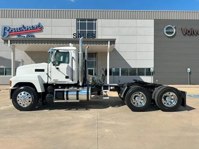 2019 MACK PI64T