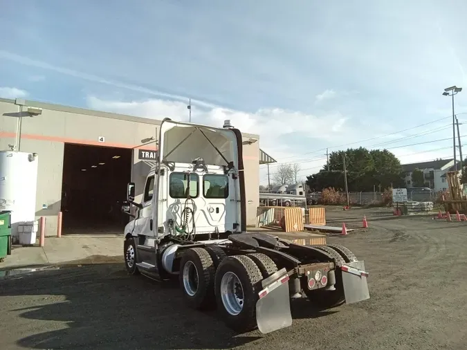 2019 Freightliner Cascadia 1260e372db6b0e9ba76119d0441a1583cc5