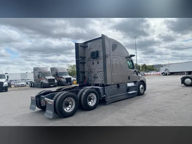 2023 Freightliner Cascadia 126