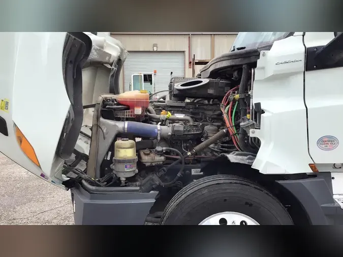 2020 Freightliner Cascadia 126