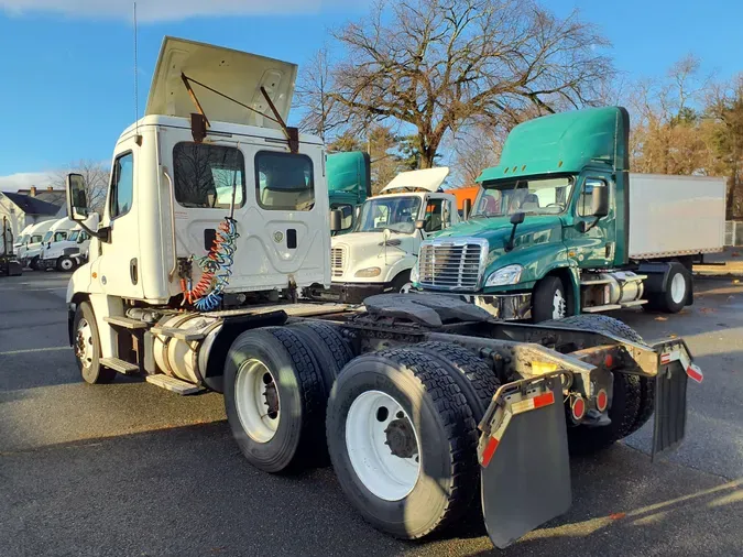 2016 FREIGHTLINER/MERCEDES CASCADIA 125