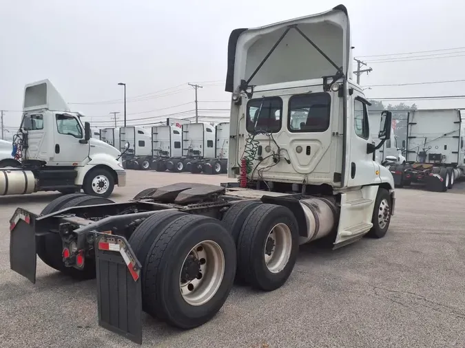 2019 FREIGHTLINER/MERCEDES CASCADIA 1250e3f398542fcc3286fabdd38b42dc035