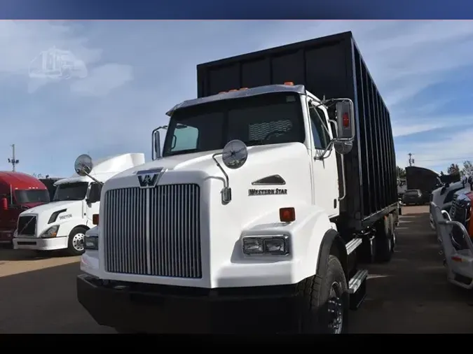 2011 WESTERN STAR 4900