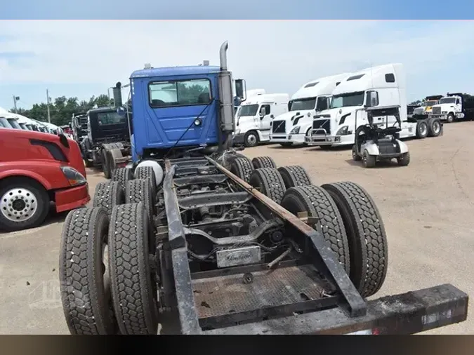 2001 MACK CH613