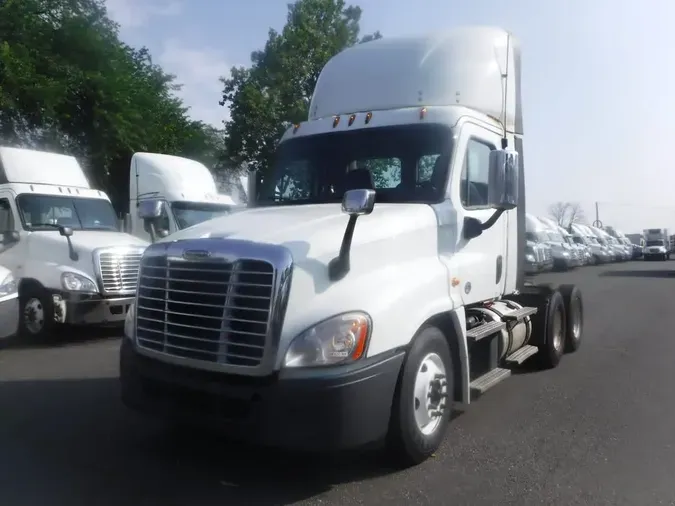 2020 FREIGHTLINER CASCADIA 1250e428c20ff3a1becb9bb6b54c9bd3c32