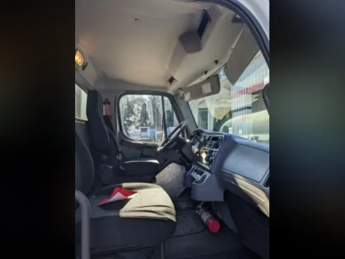 2018 FREIGHTLINER/MERCEDES M2 106