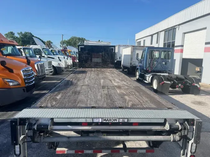 2018 FREIGHTLINER M2 106