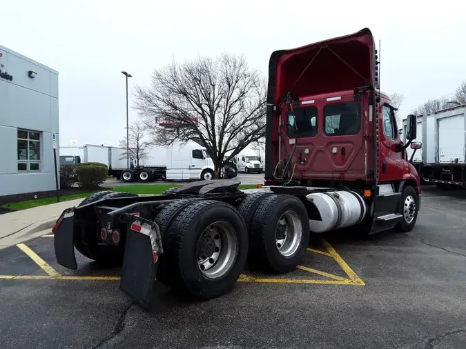 2020 FREIGHTLINER/MERCEDES CASCADIA 113