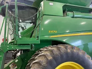 2015 John Deere S670