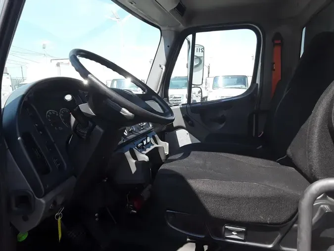 2016 FREIGHTLINER M2 106