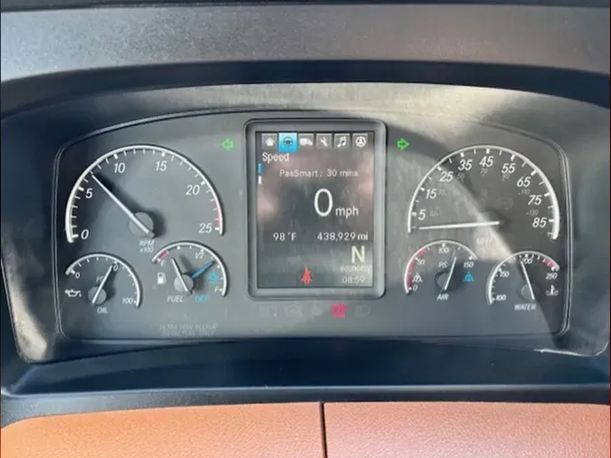 2022 Freightliner Cascadia 126