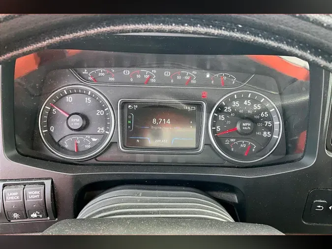 2023 INT LT625 6X40e59f67bb5fc1f2007672680198131eb