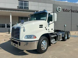 2018 MACK CXU613