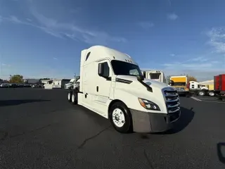 2019 FREIGHTLINER CASCADEVO1