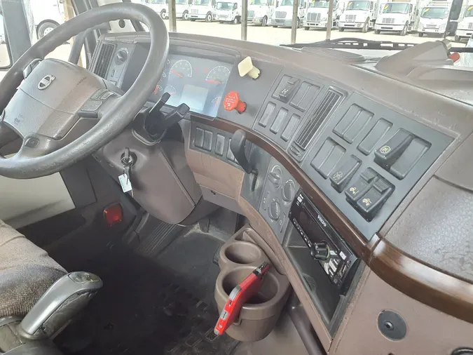 2015 VOLVO VNL64TRACTOR