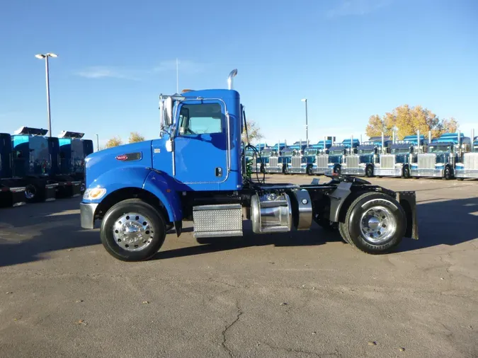 2017 Peterbilt 337