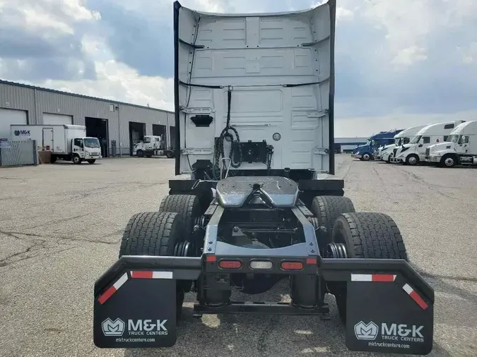 2022 VOLVO VNL64T740